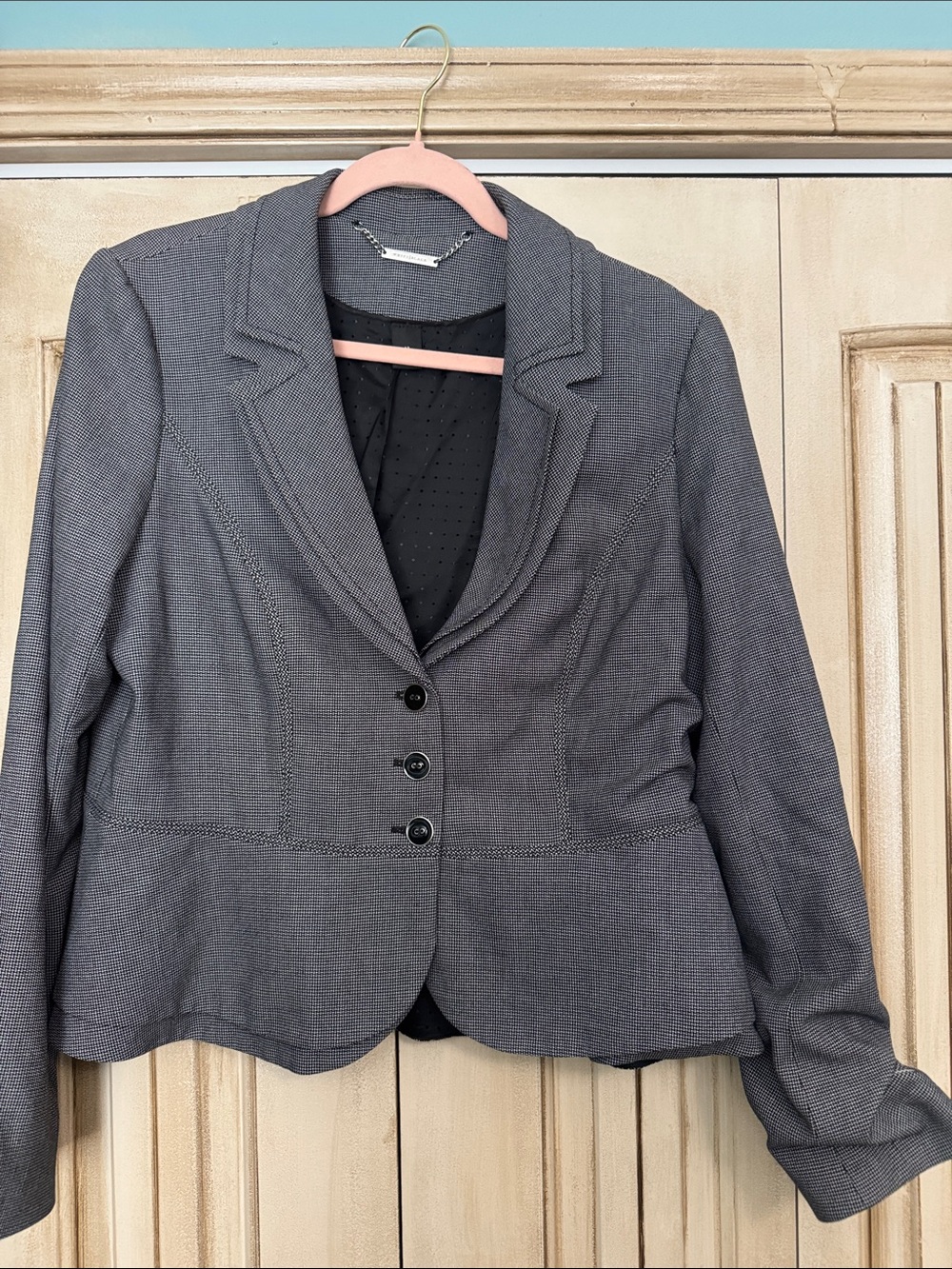 Tailored Women's Gray Blazer Jacket - Classic Workwear